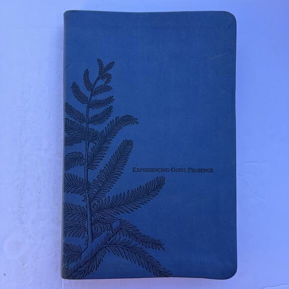The One Year Experiencing Gods Presence Devotional by Chris Tiegreen Blue - Picture 1 of 6
